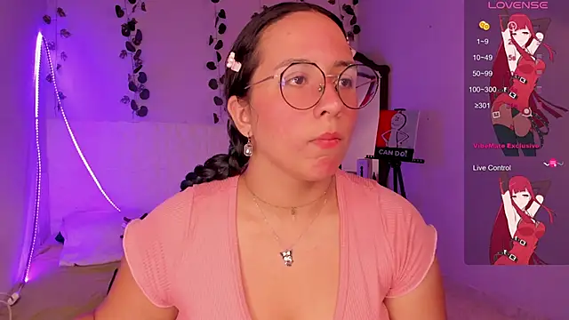 Ludovica6669 online show from February 28, 2025, 5:37 pm