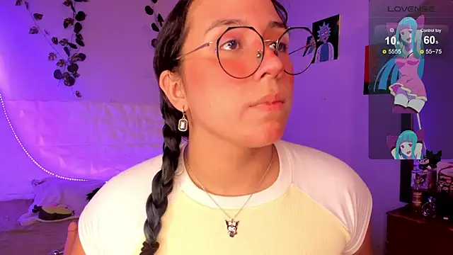 Ludovica6669 online show from March 13, 2025, 9:05 pm