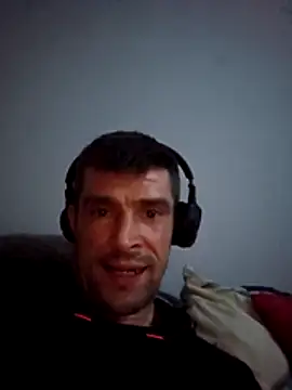Snapshot of Schkodnik chatting on April 1, 2026, 1:06 am Schkodnik online show from April 1, 2026, 1:06 am