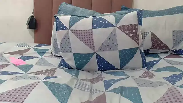 SexyLuna25 online show from February 28, 2025, 1:58 am