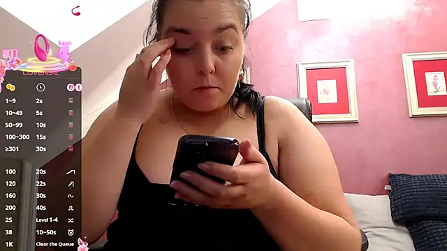 Snapshot of Wetandnaughtyxx chatting on November 11, 2025, 10:04 am Wetandnaughtyxx online show from November 11, 2025, 10:04 am