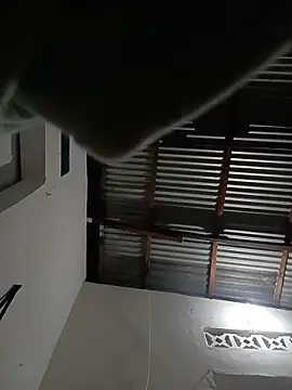 Snapshot of -Nicol chatting on October 31, 2025, 10:05 am -Nicol online show from October 31, 2025, 10:05 am