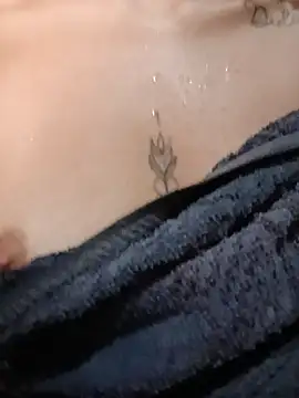 Snapshot of -Nicol chatting on November 17, 2025, 9:59 am -Nicol online show from November 17, 2025, 9:59 am