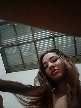 Snapshot of -Nicol chatting on November 22, 2025, 10:03 am -Nicol online show from November 22, 2025, 10:03 am