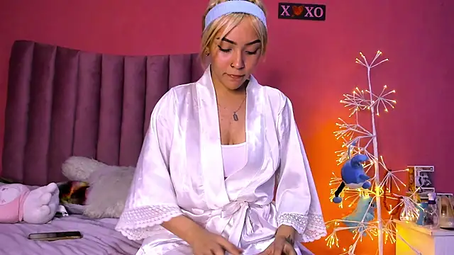 Snapshot of asami_kimi chatting on February 13, 2025, 4:32 am asami kimi online show from February 13, 2025, 4:32 am