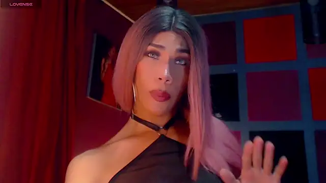 Snapshot of Dafnne_Gril chatting on February 19, 2025, 6:22 am Dafnne Gril online show from February 19, 2025, 6:22 am