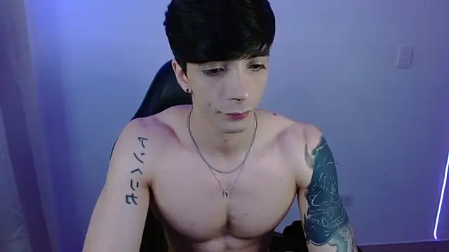 Snapshot of H3ll_B0I chatting on February 13, 2026, 3:24 am H3ll B0I online show from February 13, 2026, 3:24 am