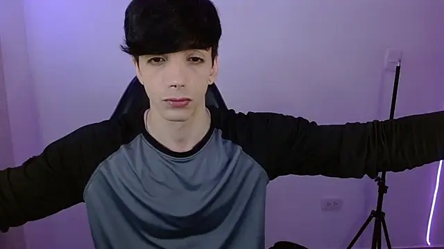 Snapshot of H3ll_B0I chatting on February 13, 2026, 11:56 pm H3ll B0I online show from February 13, 2026, 11:56 pm