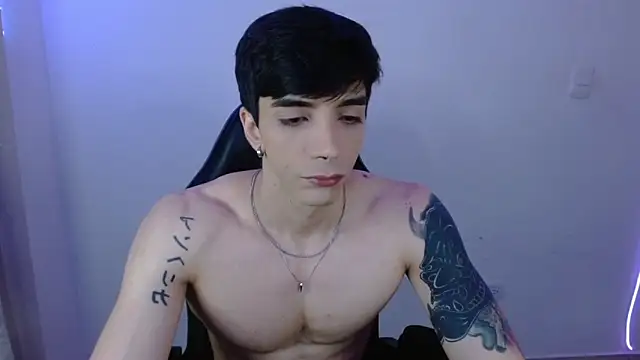 Snapshot of H3ll_B0I chatting on February 21, 2026, 8:15 am H3ll B0I online show from February 21, 2026, 8:15 am