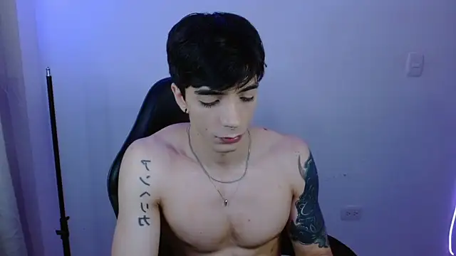 Snapshot of H3ll_B0I chatting on February 22, 2026, 3:18 am H3ll B0I online show from February 22, 2026, 3:18 am