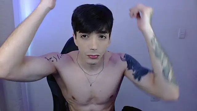 Snapshot of H3ll_B0I chatting on March 11, 2026, 8:15 pm H3ll B0I online show from March 11, 2026, 8:15 pm