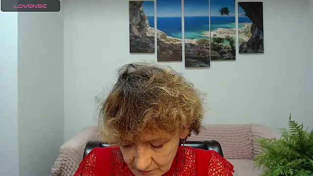 Snapshot of SexyGrandma_ chatting on February 7, 2025, 4:48 am SexyGrandma online show from February 7, 2025, 4:48 am