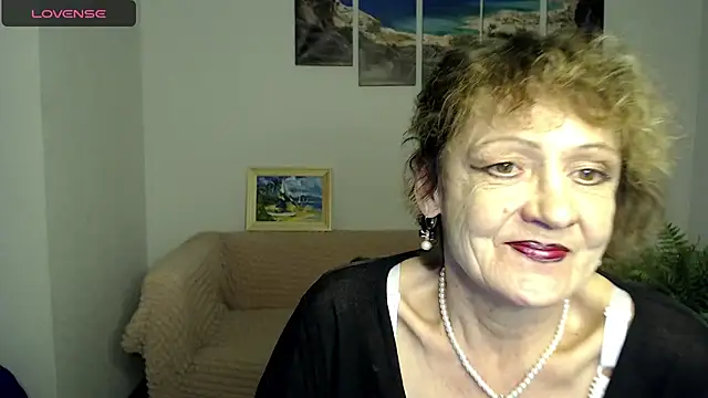Snapshot of SexyGrandma_ chatting on February 8, 2025, 3:31 pm SexyGrandma online show from February 8, 2025, 3:31 pm