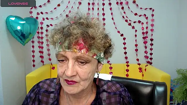 Snapshot of SexyGrandma_ chatting on February 10, 2025, 3:53 pm SexyGrandma online show from February 10, 2025, 3:53 pm