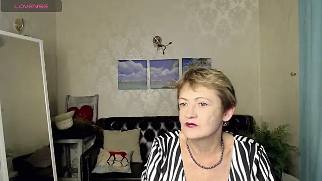 Snapshot of SexyGrandma_ chatting on October 16, 2025, 3:46 pm SexyGrandma online show from October 16, 2025, 3:46 pm