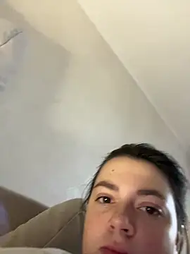 DearAlise online show from October 30, 2025, 8:16 am