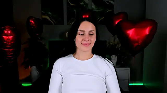 Snapshot of EmiliaBeynard chatting on February 13, 2025, 4:28 pm EmiliaBeynard online show from February 13, 2025, 4:28 pm