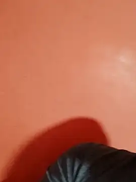 Milankure111 online show from February 5, 2025, 9:25 am