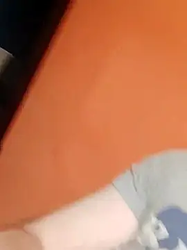 Milankure111 online show from February 22, 2025, 9:56 am