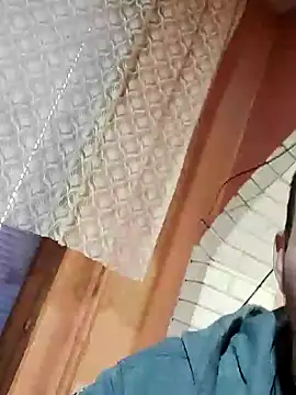 Milankure111 online show from March 3, 2025, 11:44 am