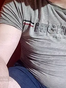 Milankure111 online show from March 4, 2025, 6:50 pm