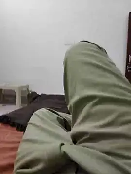 xmanrawan2 online show from October 15, 2025, 2:28 pm