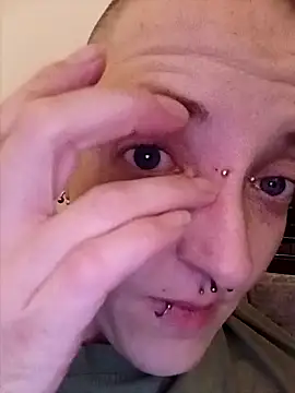 Snapshot of Astrid-Gilbert chatting on February 3, 2025, 8:03 pm Astrid-Gilbert online show from February 3, 2025, 8:03 pm