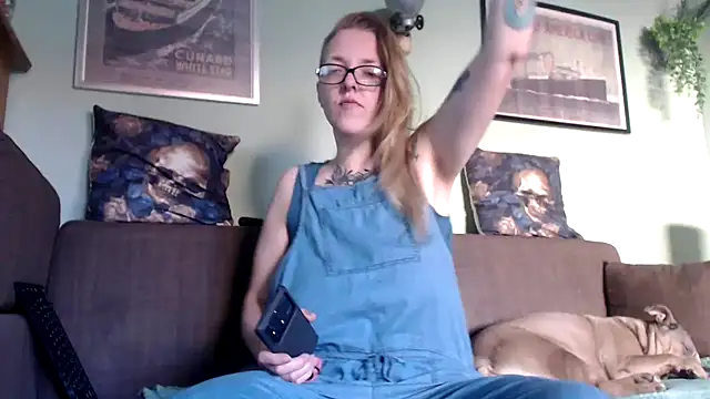 Snapshot of Astrid-Gilbert chatting on March 18, 2025, 8:36 am Astrid-Gilbert online show from March 18, 2025, 8:36 am