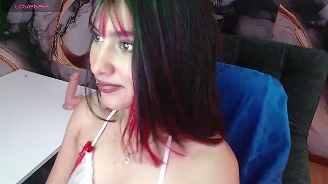 Snapshot of emily_fox_3 chatting on March 13, 2025, 2:44 pm emily fox 3 online show from March 13, 2025, 2:44 pm