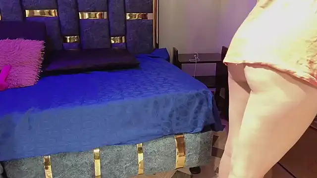 Snapshot of emily_fox_3 chatting on March 14, 2025, 12:18 pm emily fox 3 online show from March 14, 2025, 12:18 pm