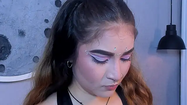 Shanntal  online show from November 12, 2025, 7:24 pm