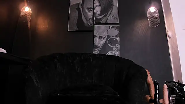 Snapshot of SadieManson_ chatting on January 17, 2026, 3:28 pm SadieManson online show from January 17, 2026, 3:28 pm