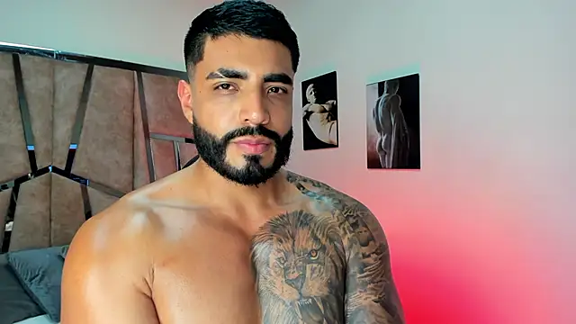 Snapshot of LeandroRusso chatting on February 21, 2025, 10:37 pm LeandroRusso online show from February 21, 2025, 10:37 pm