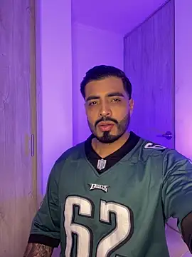 Snapshot of LeandroRusso chatting on November 9, 2025, 11:36 pm LeandroRusso online show from November 9, 2025, 11:36 pm