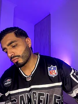 Snapshot of LeandroRusso chatting on November 12, 2025, 11:03 pm LeandroRusso online show from November 12, 2025, 11:03 pm