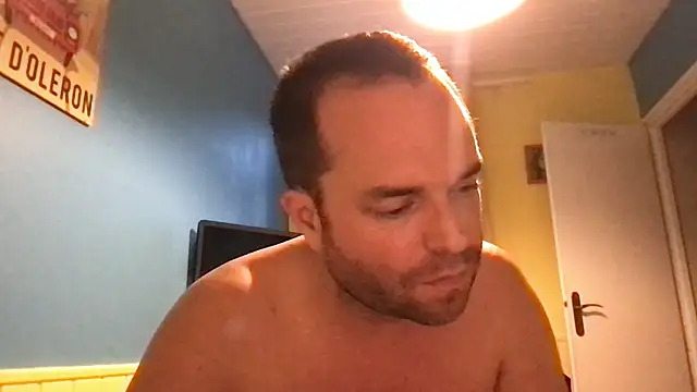 Snapshot of Funnyjul31 chatting on January 14, 2026, 4:34 pm Funnyjul31 online show from January 14, 2026, 4:34 pm