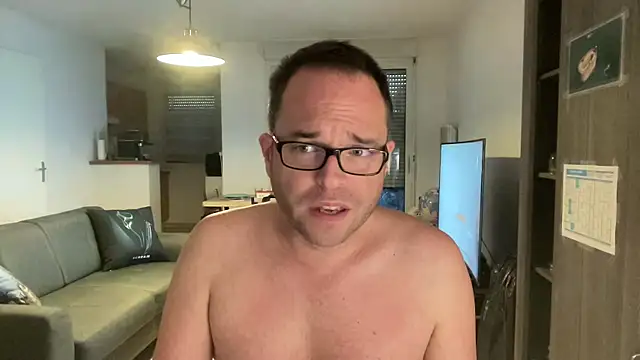 Snapshot of Funnyjul31 chatting on February 23, 2026, 5:43 pm Funnyjul31 online show from February 23, 2026, 5:43 pm