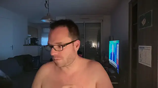 Snapshot of Funnyjul31 chatting on February 25, 2026, 5:44 pm Funnyjul31 online show from February 25, 2026, 5:44 pm