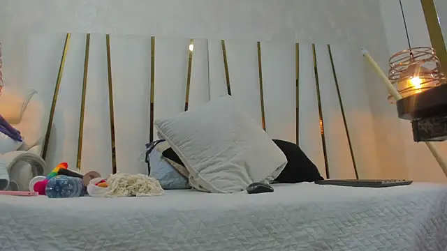 Snapshot of violet_gray_ chatting on February 10, 2026, 11:36 am violet gray online show from February 10, 2026, 11:36 am