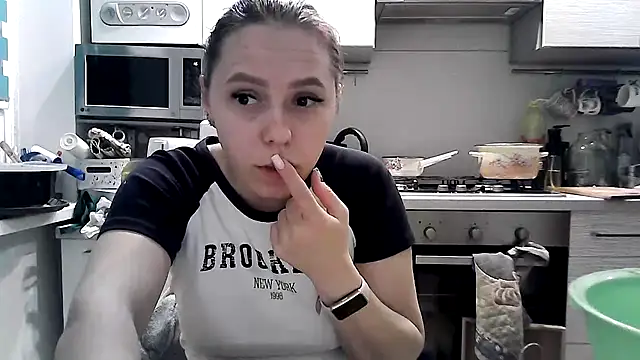 Misssweet s online show from February 4, 2025, 6:06 pm