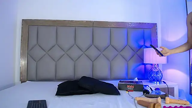 Snapshot of PamelaaPonce chatting on January 14, 2026, 12:44 pm PamelaaPonce online show from January 14, 2026, 12:44 pm