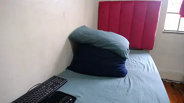 Snapshot of Mywife777 chatting on March 1, 2025, 2:02 pm Mywife777 online show from March 1, 2025, 2:02 pm