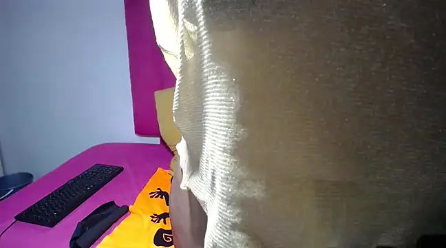 Snapshot of Mywife777 chatting on March 16, 2025, 3:25 am Mywife777 online show from March 16, 2025, 3:25 am