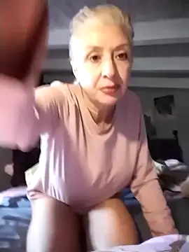 Snapshot of divinaerotica chatting on January 13, 2026, 2:00 pm divinaerotica online show from January 13, 2026, 2:00 pm