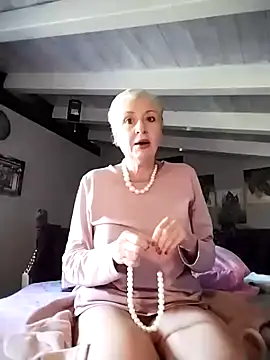 Snapshot of divinaerotica chatting on February 21, 2026, 2:29 pm divinaerotica online show from February 21, 2026, 2:29 pm