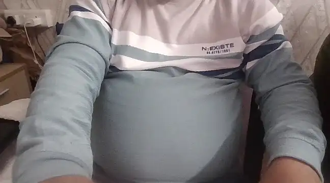 Snapshot of SeductiveStar chatting on February 23, 2025, 1:53 pm SeductiveStar online show from February 23, 2025, 1:53 pm
