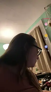 Snapshot of JuicyLuciee chatting on February 28, 2025, 12:54 am JuicyLuciee online show from February 28, 2025, 12:54 am