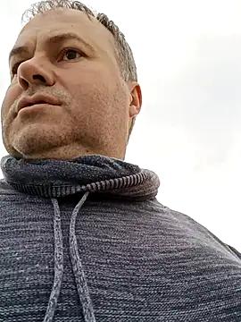 Snapshot of Pourleplasirs chatting on November 13, 2025, 11:42 am Pourleplasirs online show from November 13, 2025, 11:42 am