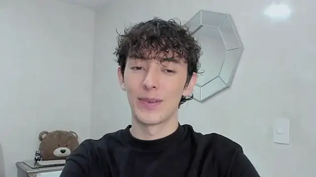 Snapshot of miketwink chatting on February 3, 2026, 1:48 am miketwink online show from February 3, 2026, 1:48 am