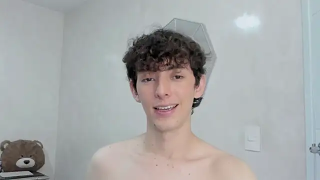 Snapshot of miketwink chatting on February 3, 2026, 2:53 am miketwink online show from February 3, 2026, 2:53 am